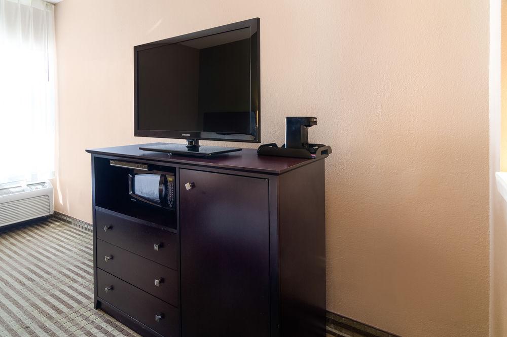 Quality Suites Irving-Las Colinas Eksteriør billede
