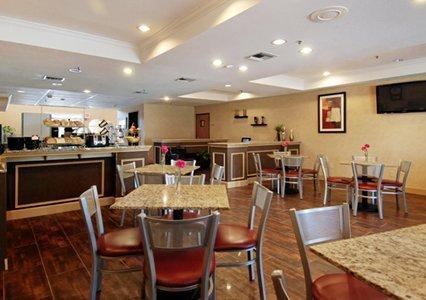 Quality Suites Irving-Las Colinas Eksteriør billede